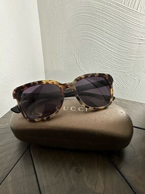 Gucci Tortoiseshell Frame Sunglasses with Dark Lenses